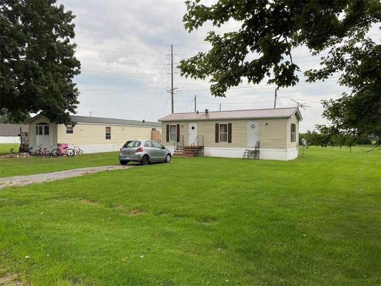 Great opportunity. Nice 1.3 +/ acres with 2 trailer. Allen